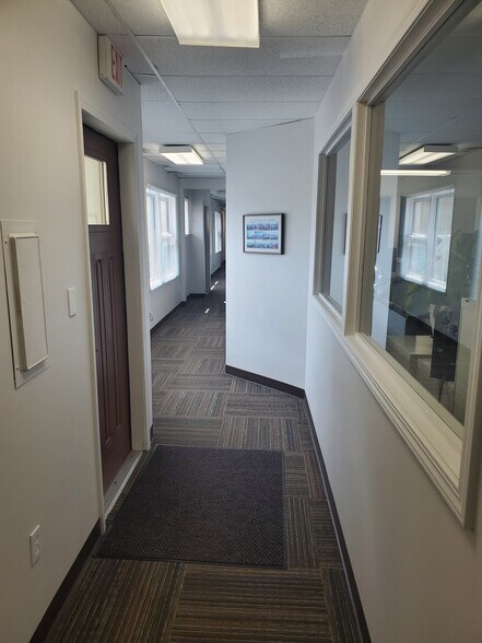 More Photos Of 42 Westlake Ave, Auburn Office For Lease