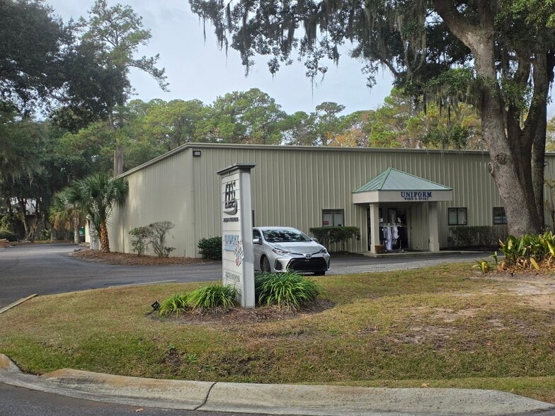 More Photos Of 29 Hunter Rd, Hilton Head Island Warehouse For Lease