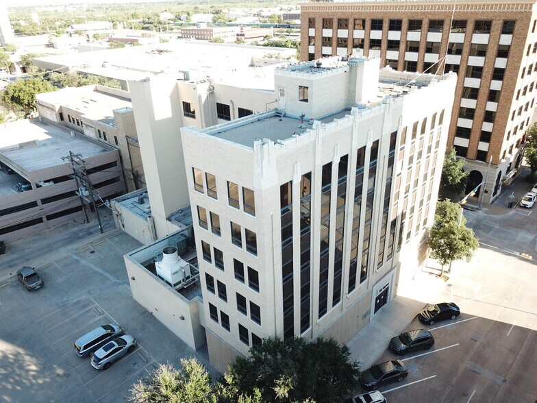 More Photos Of 301 Cypress St, Abilene Office For Sale