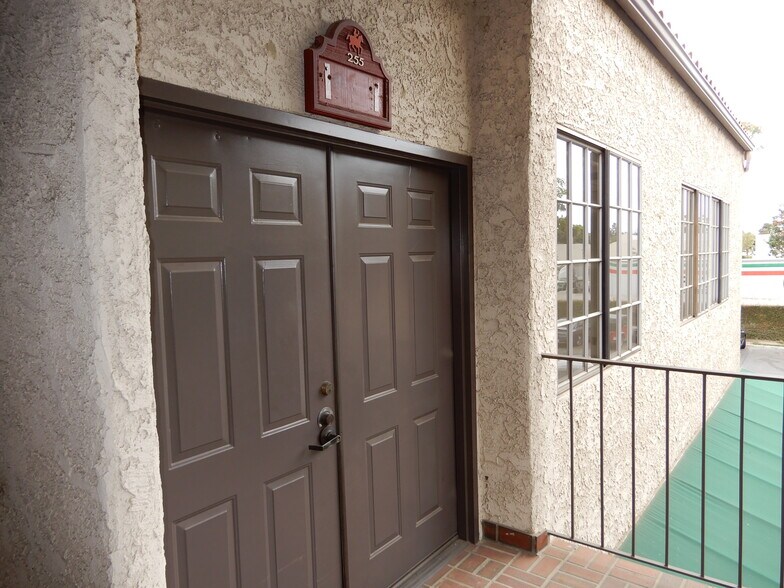 More Photos Of 1200 Paseo Camarillo, Camarillo Office For Lease