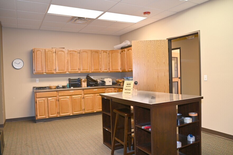 More Photos Of 7375 Samuel Dr, Denver Specialty For Sale