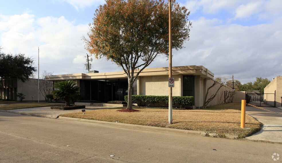More Photos Of 8020 Westglen Dr, Houston Office For Lease