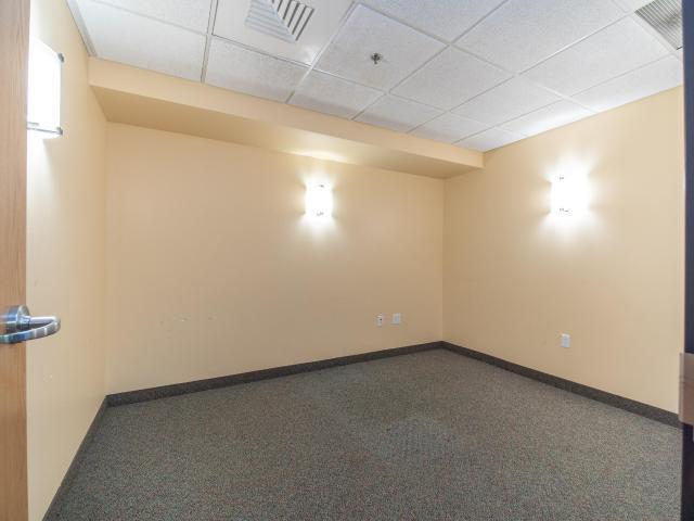 More Photos Of 10 Timberview Ln, Russell Medical For Sale