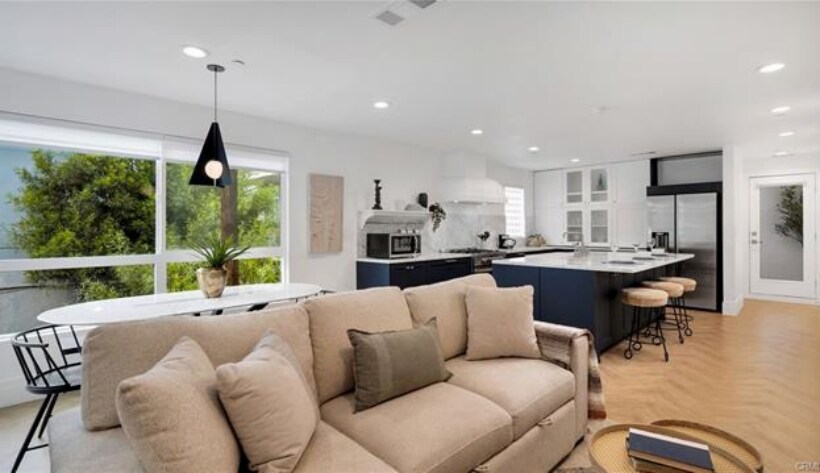 More Photos Of 1351 Seward St, Los Angeles Apartments For Sale