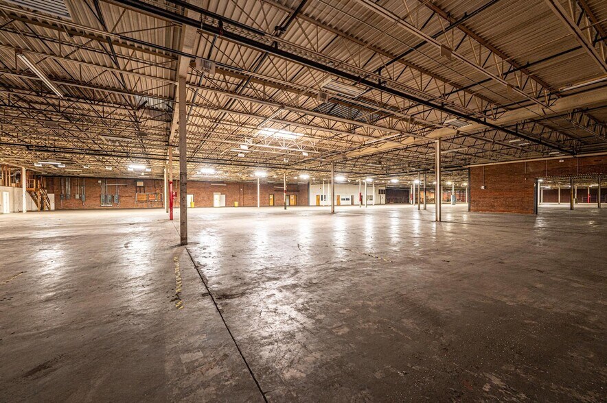 More Photos Of 106 Somerset Dr, Conover Manufacturing For Lease