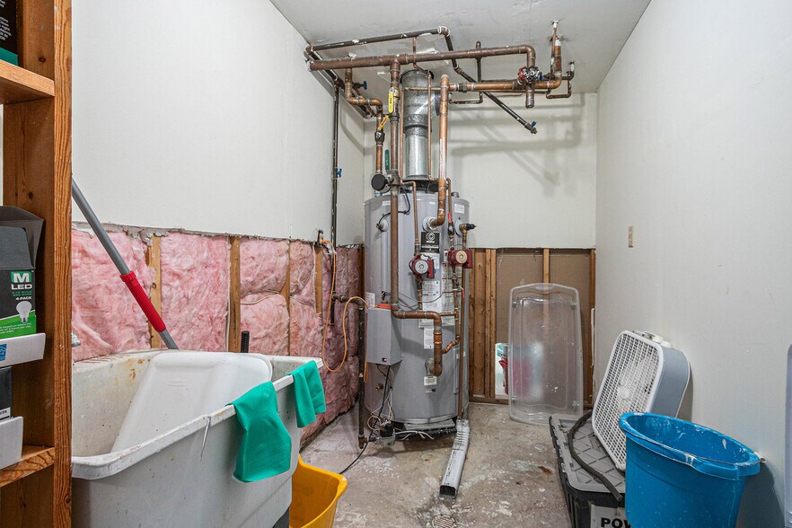 More Photos Of 56968 Dailey Rd, Dowagiac Shelter For Sale