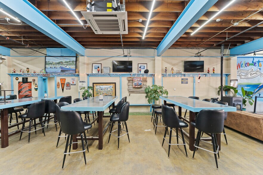 More Photos Of 237 W Main St, Williamsburg Restaurant For Sale