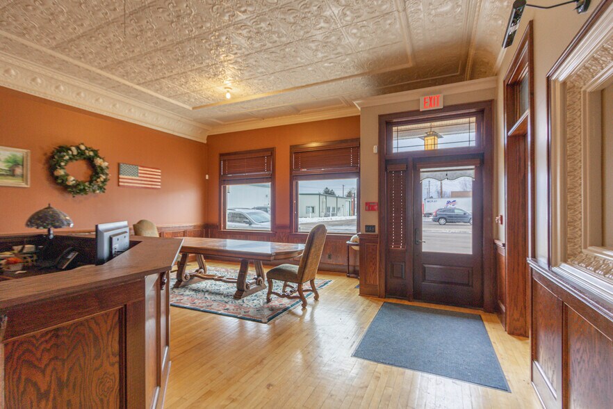 More Photos Of 114 S State St, Fall Creek Office For Lease