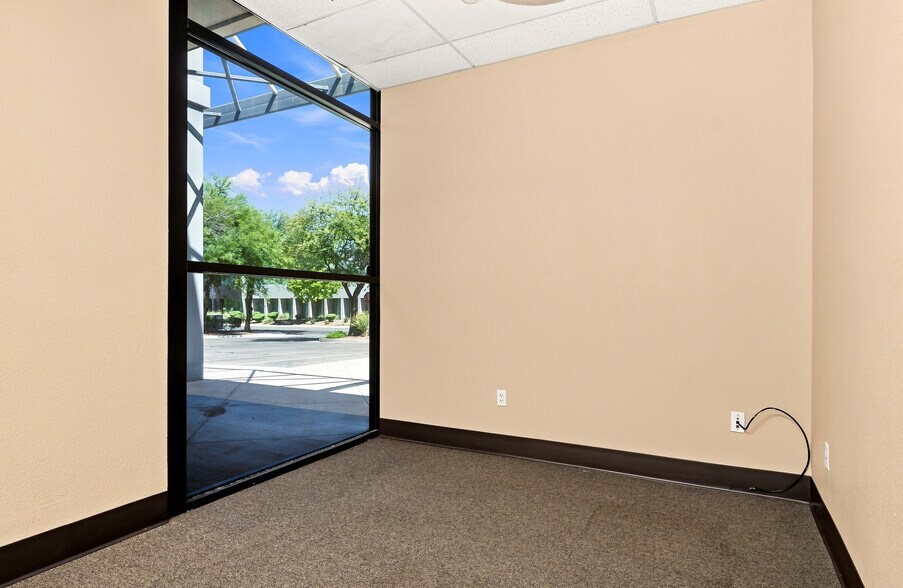 More Photos Of 2701 Crimson Canyon Dr, Las Vegas Light Manufacturing For Sale