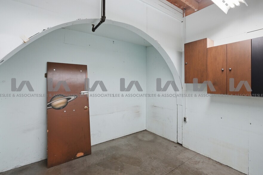 More Photos Of 18788 96th Ave, Surrey Warehouse For Lease
