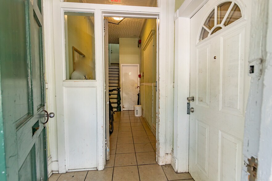 More Photos Of 11 S Broadway, Baltimore Apartments For Sale