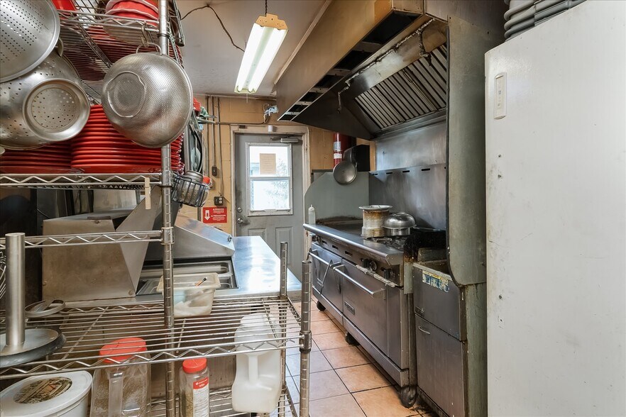 More Photos Of 637 S Commerce Ave, Sebring Restaurant For Sale