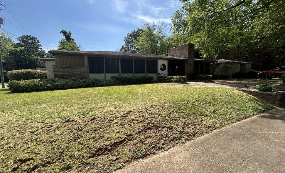 Primary Photo Of 1001 S Hull St, Montgomery Office For Sale