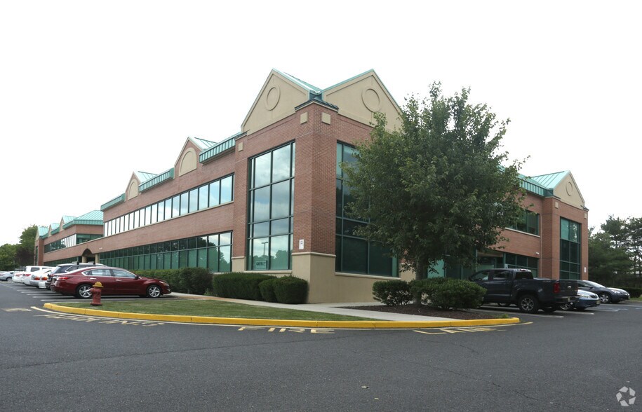 More Photos Of 557 Cranbury Rd, East Brunswick Office For Sale