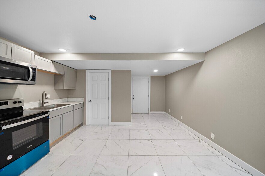 More Photos Of 2115 Broadway St, Galveston Apartments For Sale