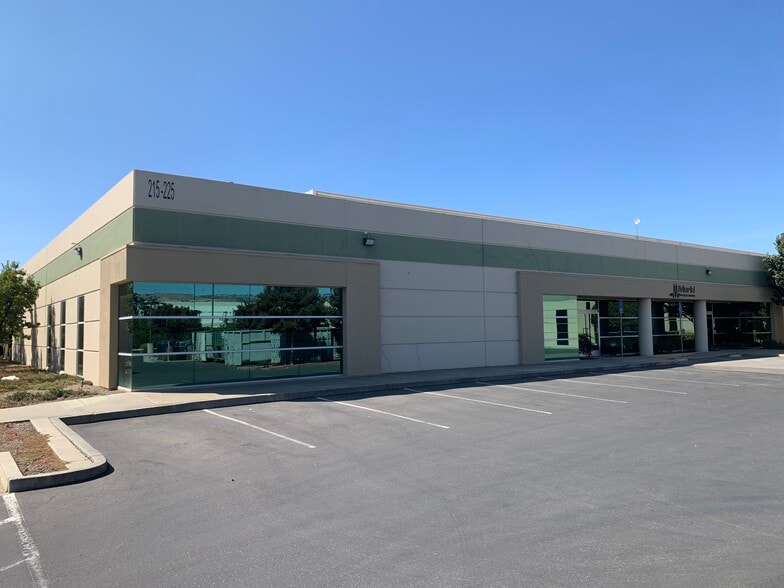 Primary Photo Of 215-219 Vineyard Ct, Morgan Hill Manufacturing For Sale