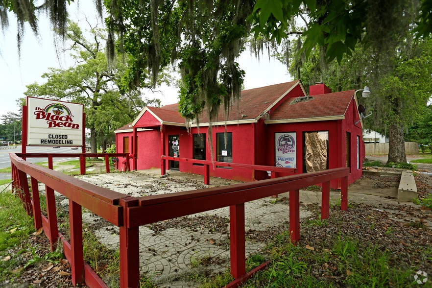 Primary Photo Of 2205 Apalachee Pky, Tallahassee Restaurant For Sale