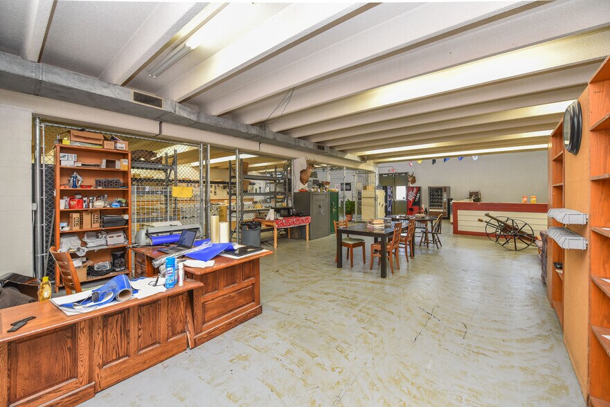 More Photos Of 208 N Main St, Ashland City Freestanding For Sale