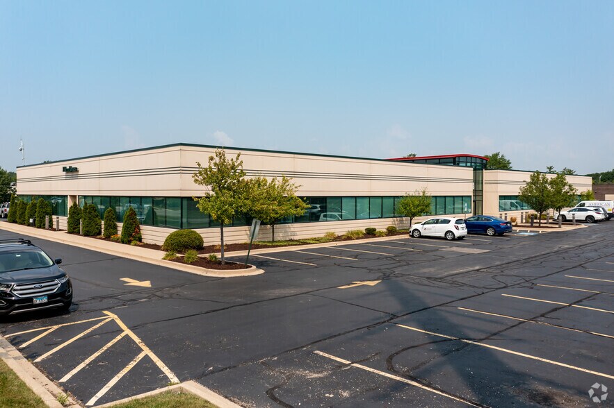 More Photos Of 1548 Bond St, Naperville Office For Lease