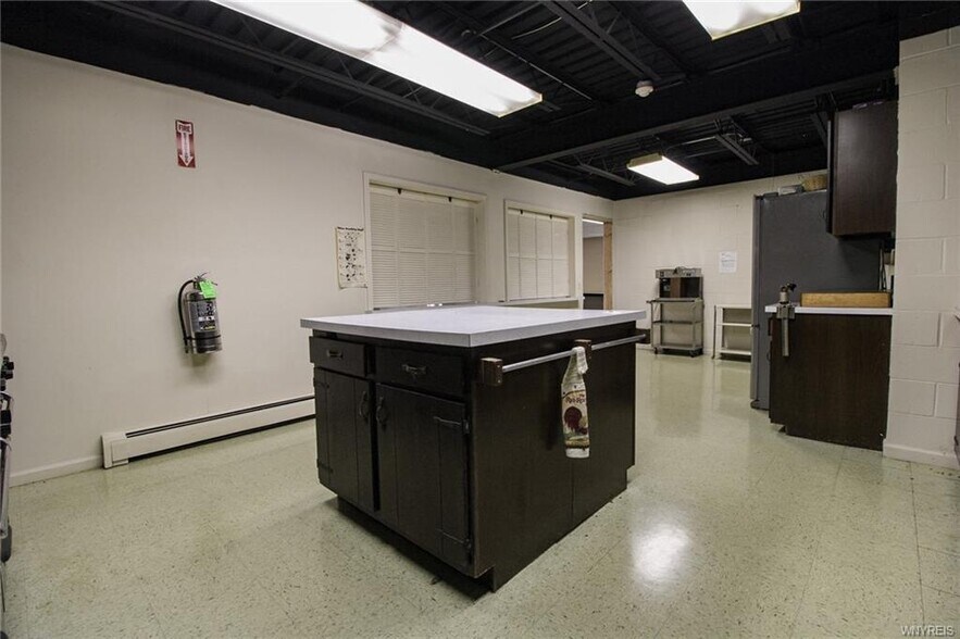 More Photos Of 16789 Kenmore Rd, Kendall Office For Sale