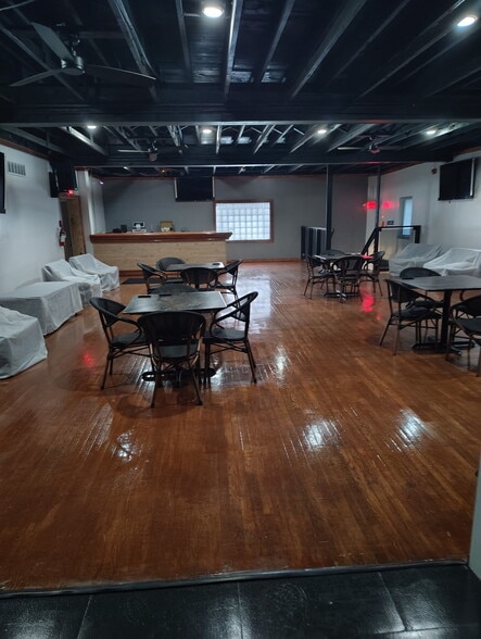 More Photos Of 1443-1449 E Main St, Rochester General Retail For Sale