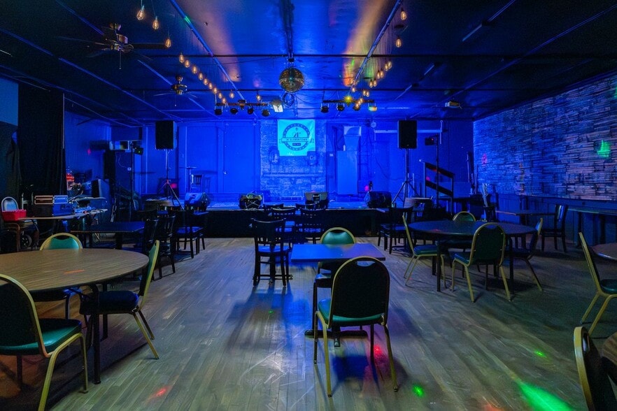 More Photos Of 1481 S Shelby St, Louisville Bar For Sale