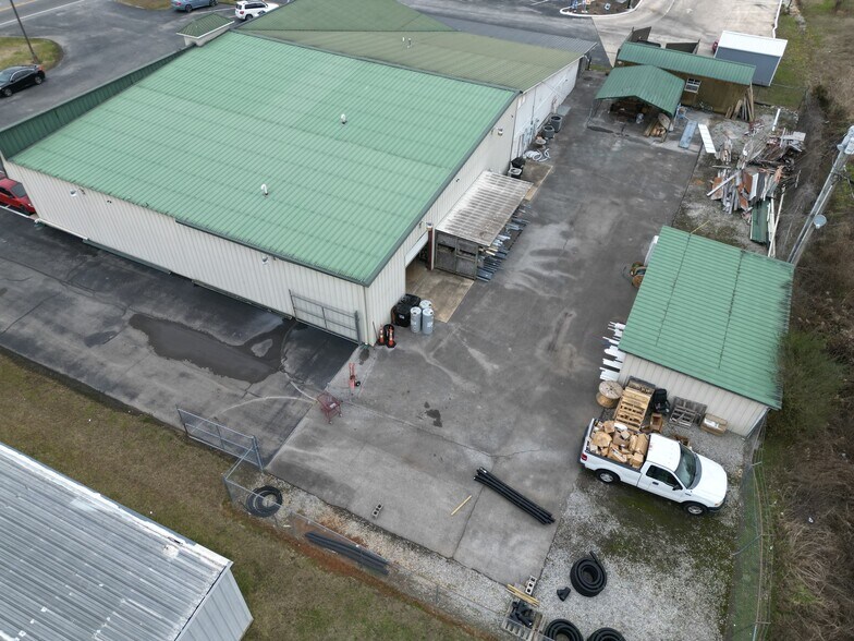 More Photos Of 15044-15050 Rankin Ave, Dunlap Freestanding For Sale