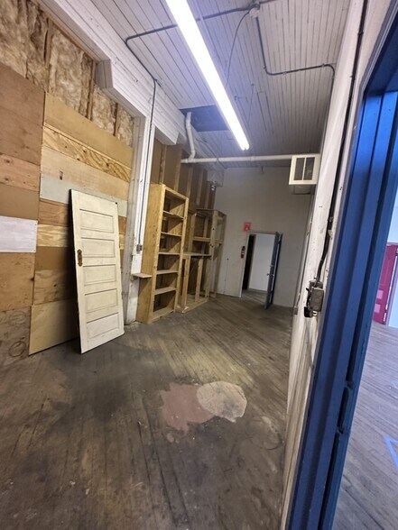 More Photos Of 1972 Central Ave, Cincinnati Flex For Lease