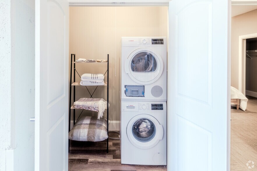 More Photos Of 12 Eagle St, Providence Apartments For Lease