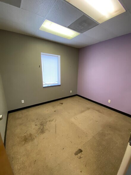 More Photos Of 7620-7640 Tyler Blvd, Mentor Warehouse For Lease