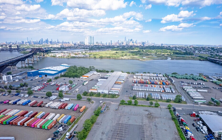 Primary Photo Of 36 N Hackensack Ave, Kearny Truck Terminal For Lease