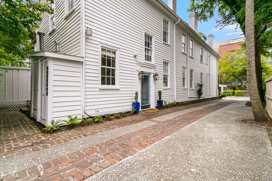 More Photos Of 184 Ashley Ave, Charleston Specialty For Sale