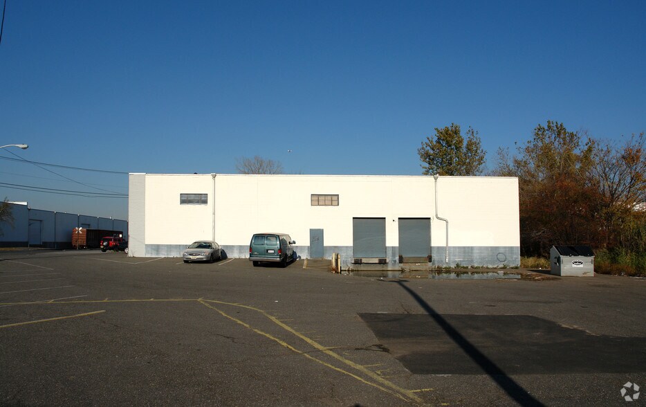 More Photos Of 525 Dell Rd, Carlstadt Unknown For Lease