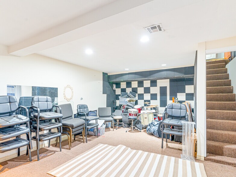 More Photos Of 29 Spruce St, Milford Religious Facility For Sale