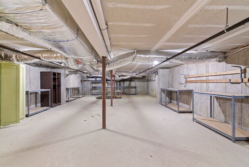 More Photos Of 569 Middle Rd, Bayport Storefront Retail Office For Sale