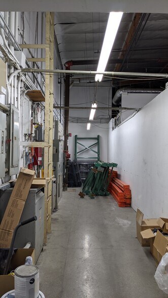 More Photos Of 13170 Spring St, Baldwin Park Warehouse For Lease