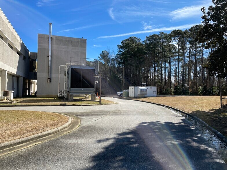 More Photos Of 720 Western Blvd, Tarboro Office For Sale