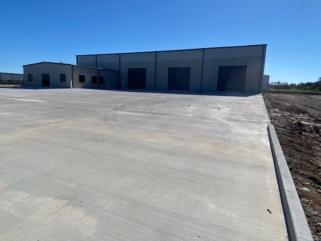 More Photos Of 5959 Matrix Dr, College Station Warehouse For Lease