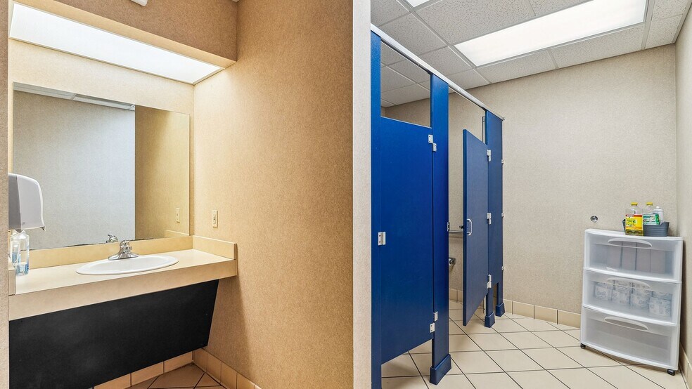 More Photos Of 2149 Valleygate Dr, Fayetteville Medical For Sale