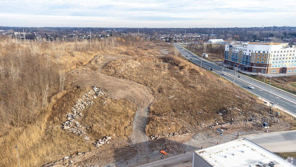 More Photos Of 7000 Montrose Rd, Niagara Falls Hospital For Lease