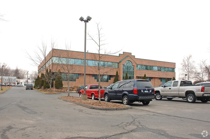 More Photos Of 211 New Britain Rd, Berlin Office For Sale