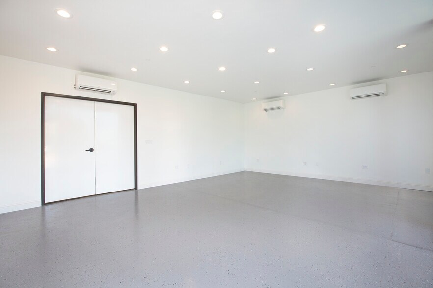 More Photos Of 156 Camino Oruga, Napa Warehouse For Lease