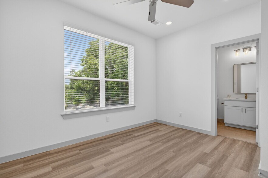 More Photos Of 3133 Cockrell Ave, Fort Worth Apartments For Sale