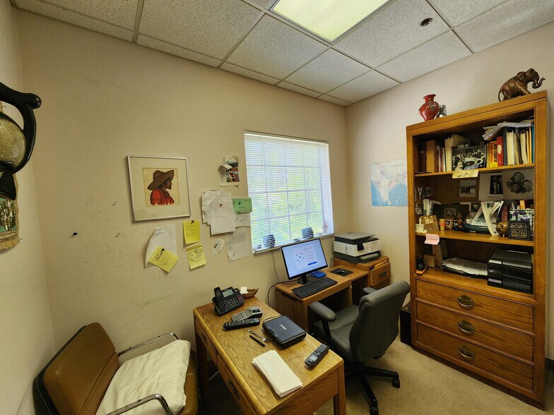 More Photos Of 1240 S Westlake Blvd, Westlake Village Medical For Sale