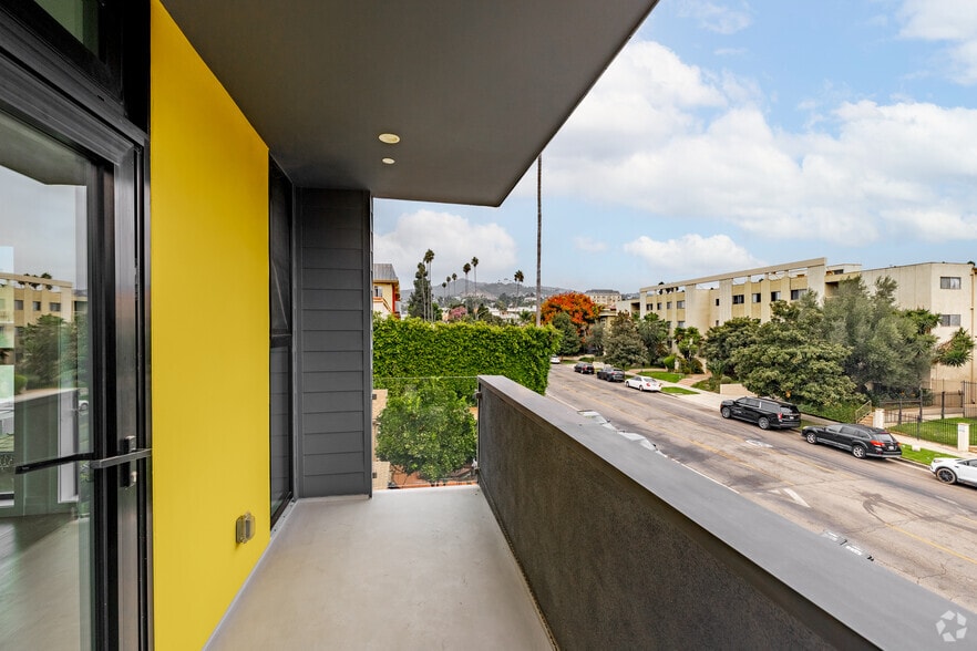 More Photos Of 1525 N Hobart Blvd, Los Angeles Apartments For Sale