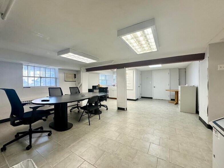 More Photos Of 538 Bloomfield Ave, Verona Storefront Retail Office For Lease