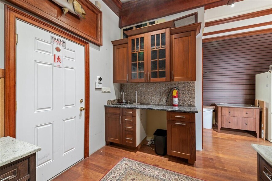 More Photos Of 281 Broadway, Bethpage General Retail For Lease