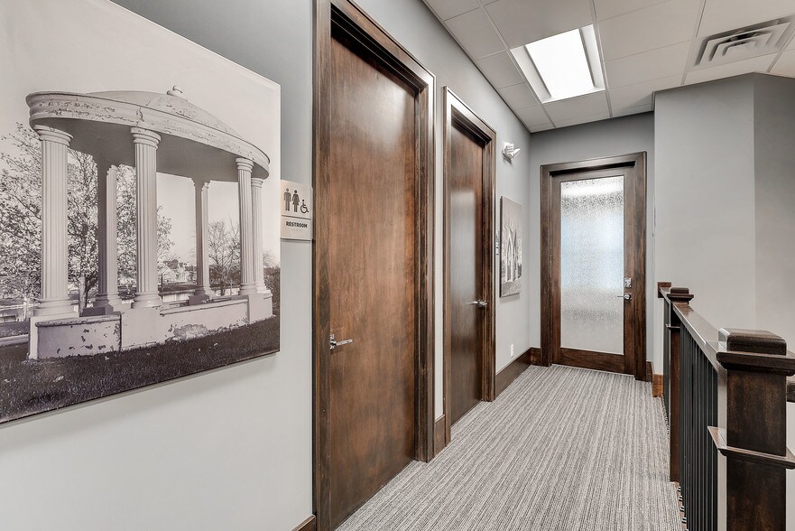 More Photos Of 1905 S New Market St, Carmel Coworking Space