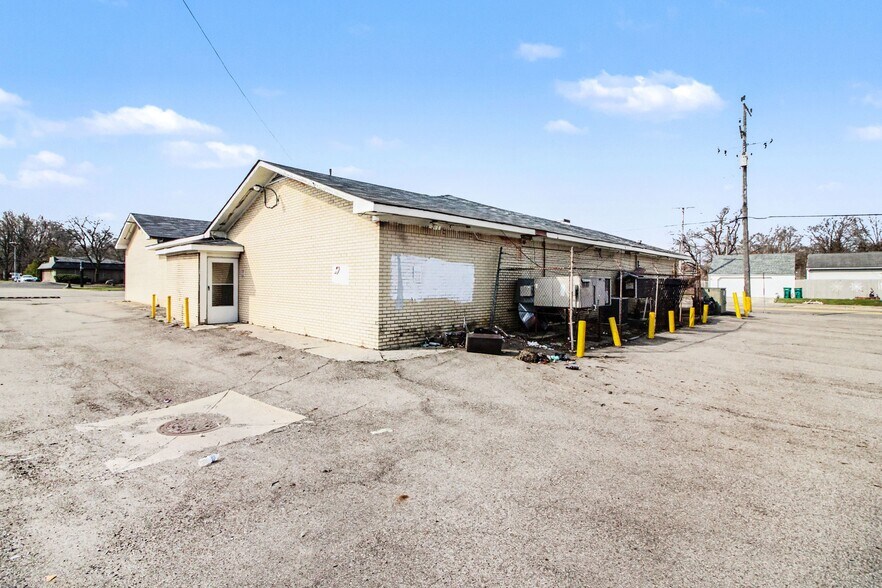 More Photos Of 1405 Ecorse Rd, Ypsilanti Freestanding For Sale