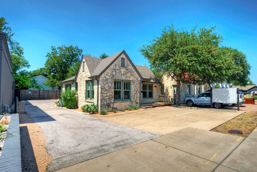 More Photos Of 4524 Burnet Rd, Austin Office For Sale